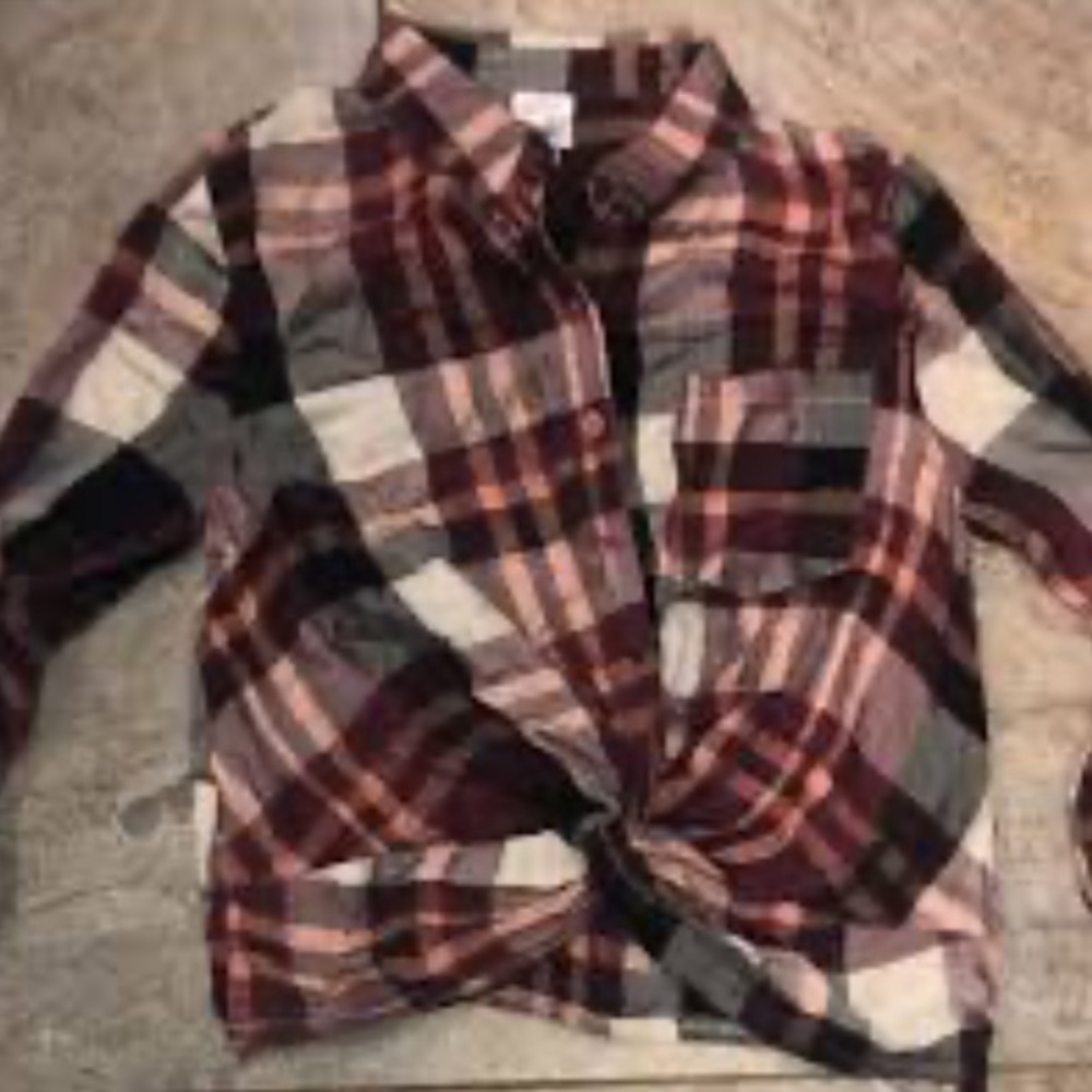 Belle du jour | Plaid front knot long sleeved button up shirt - Picture 2 of 12